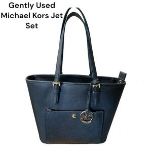 MICHAEL KORS BLACK LEATHER JET SET SNAP POCKET PURSE-CYBER MONDAY $49